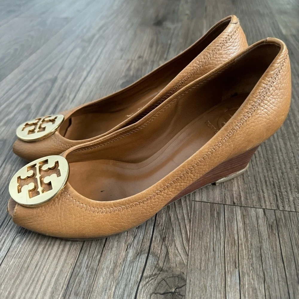 Tory Burch Tan Leather Julianne Peep Toe Wedge Pumps Size 8